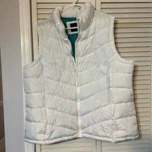COPY - Size 3X 22W-24W white puffer vest